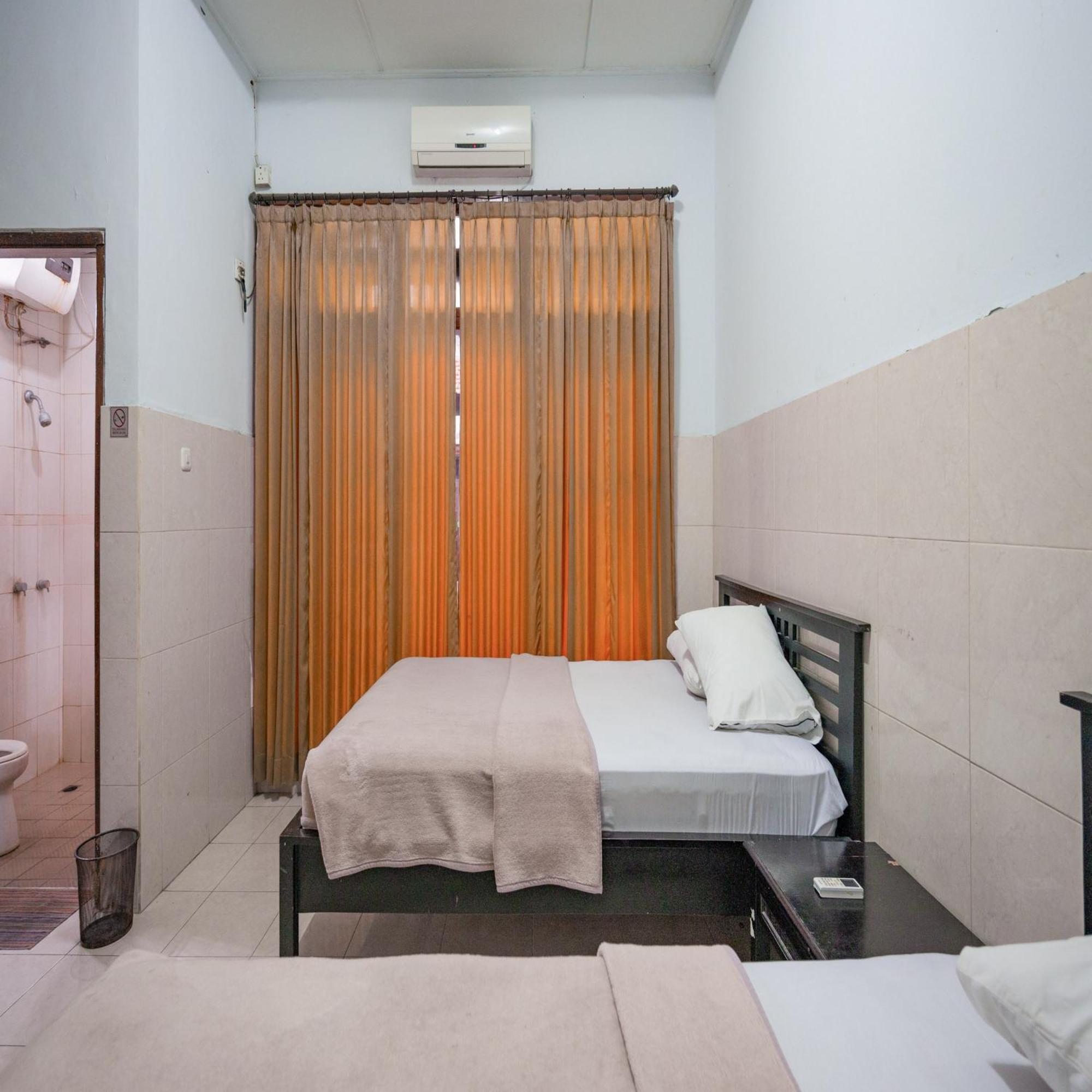 Dewata Indah Mitra Reddoorz Hotel 2*